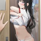 女子の着替え中の部屋に入る